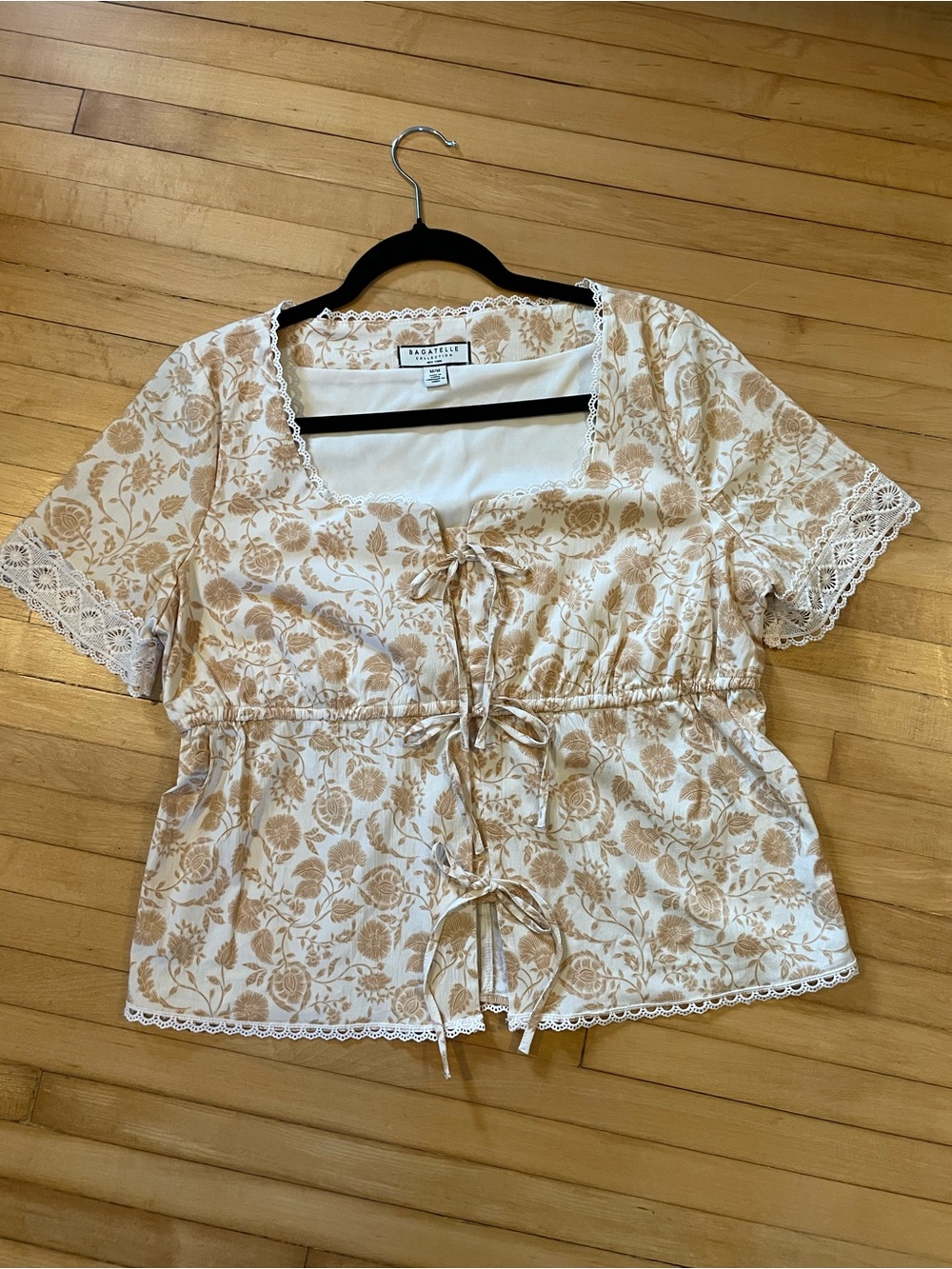 BAGATELLE Cotton Floral Toile Tie Front Blouse Top Lace Crochet Trim Cottagecore